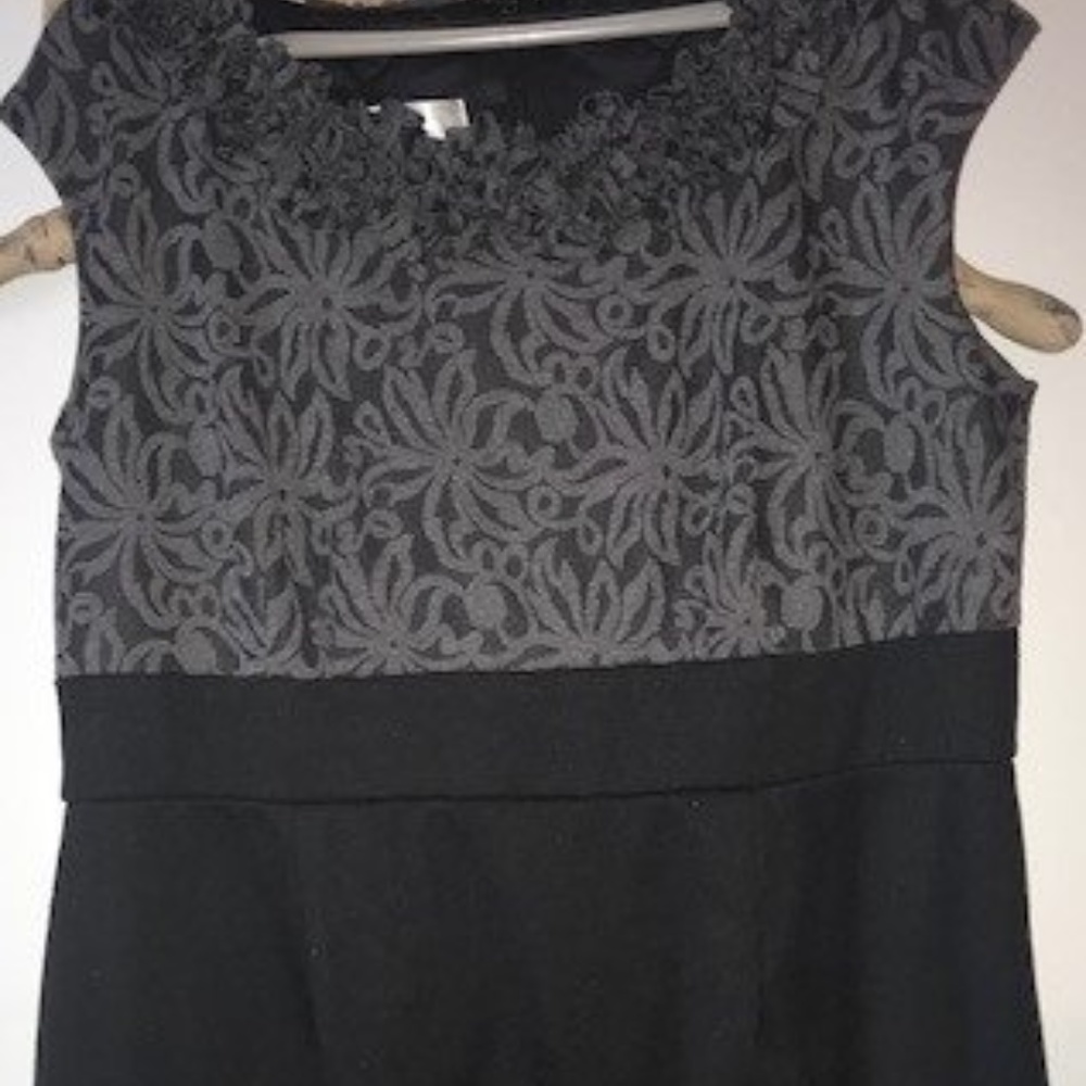 Dressbarn Sleeveless Black & Gray Midi Dress